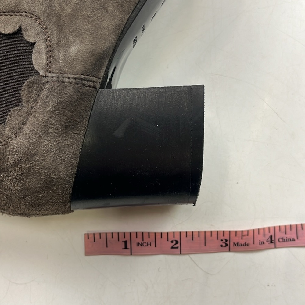 Kate Spade Scalloped Trim Heeled Chelsea Boots - Size 8 - G86-4 - Picture 8 of 8